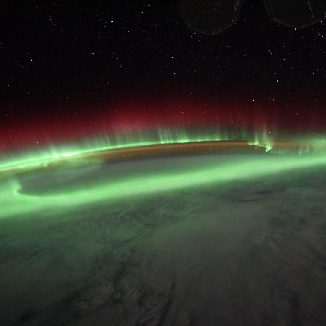 image  1 CNET - Auroras are magical whether you see them from the ground or from orbit up on the Internationa